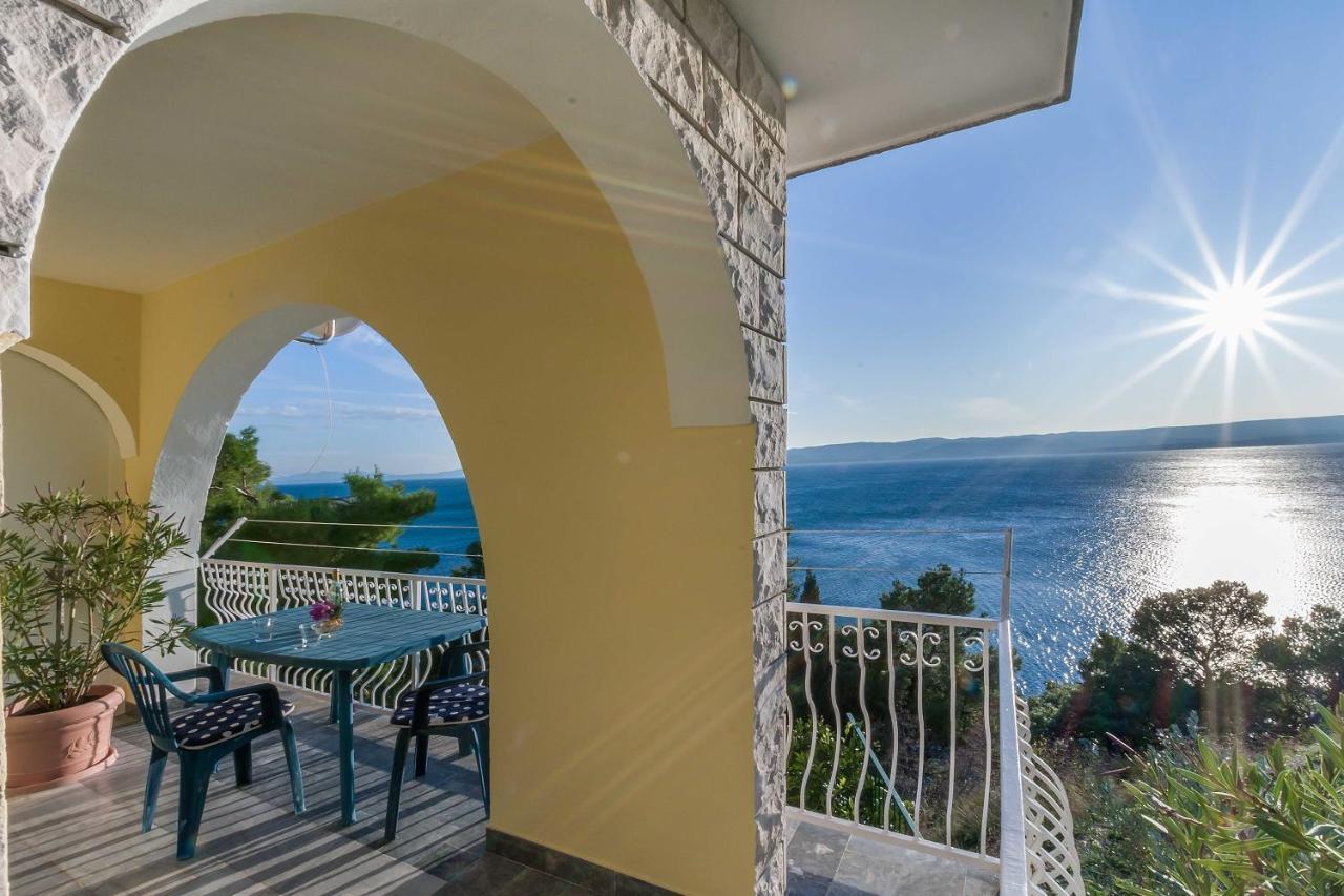 Ana Maria Apartman *